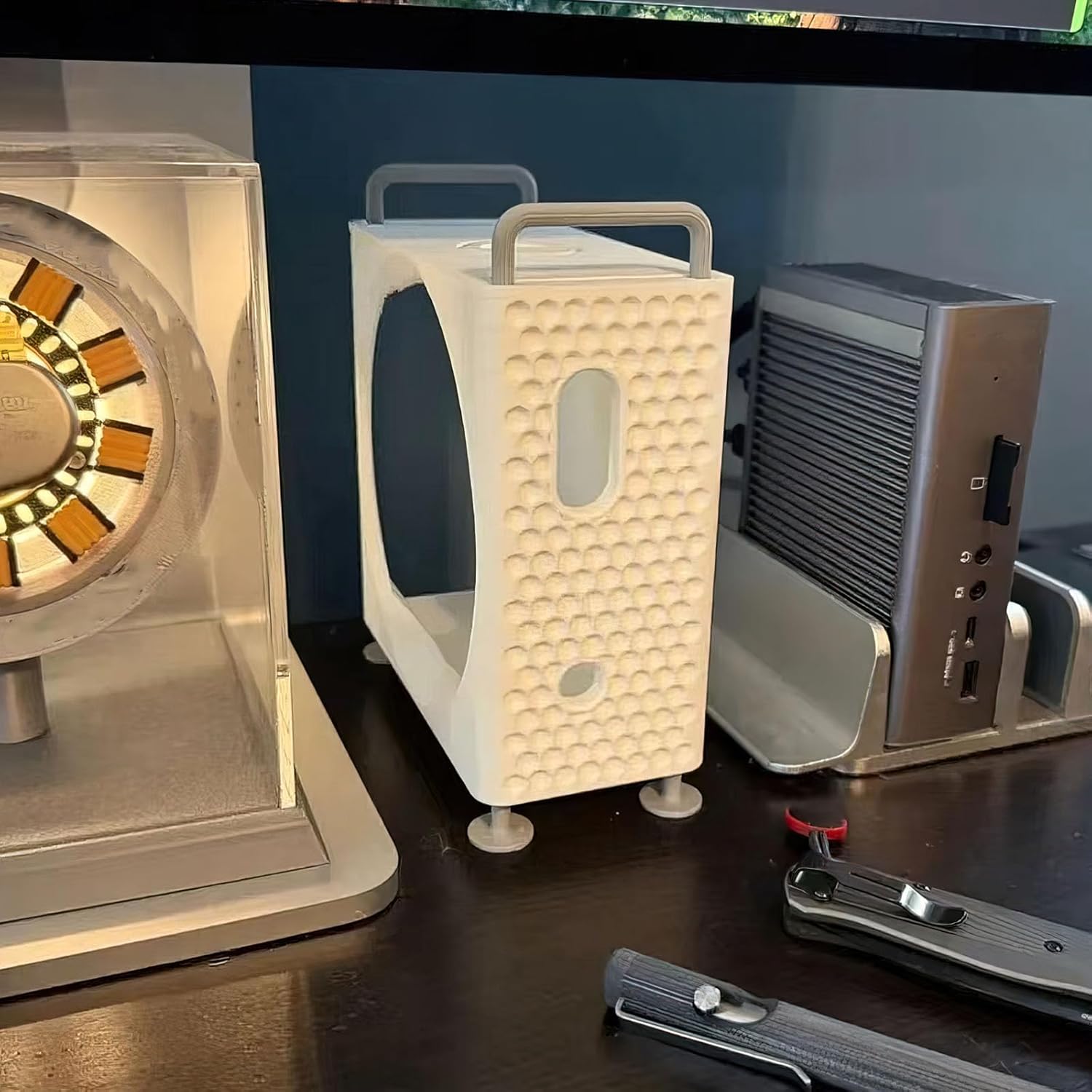 Custodia per computer con supp - Vertical Laptop Stand recensione e prezzo