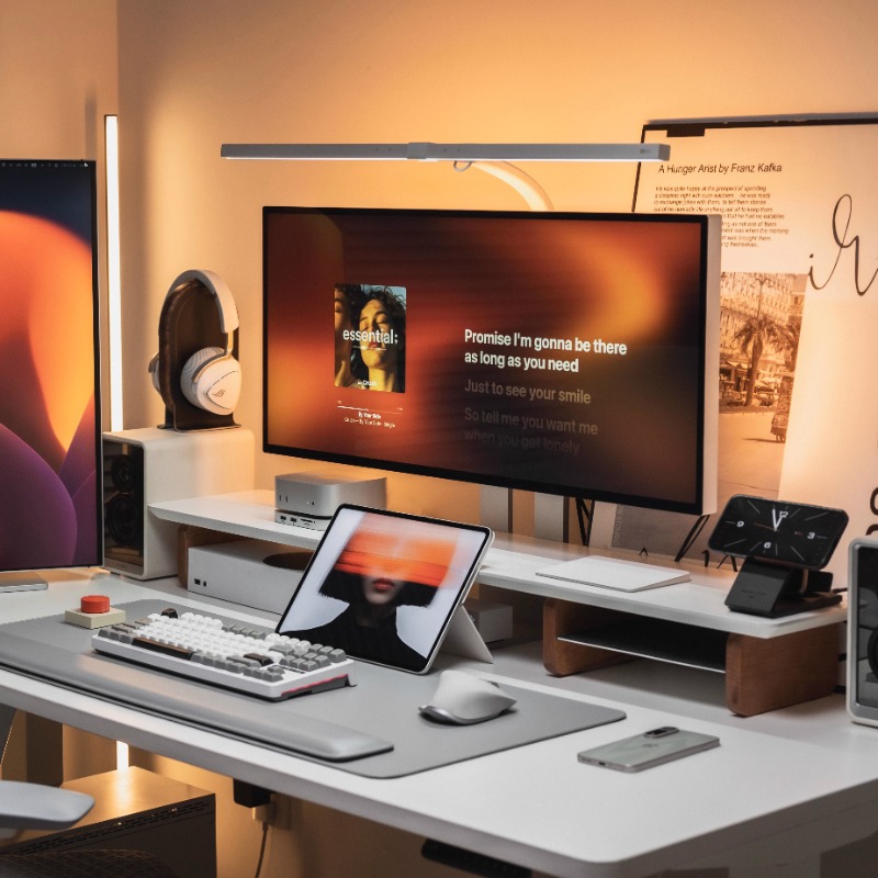 Supporto per monitor moderno S - Desk Setup For Laptop And Monitor recensione e prezzo