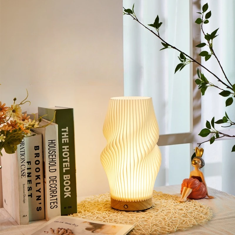 Lampada da scrivania 3D in sti - Desk Setup White recensione e prezzo