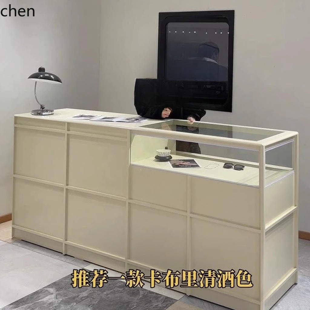 CZ Negozio di abbigliamento Ta - Desk Setup Office recensione e prezzo