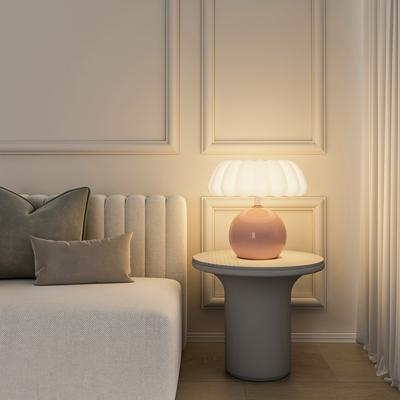 Lampada da comodino in stile c - Desk Setup White recensione e prezzo