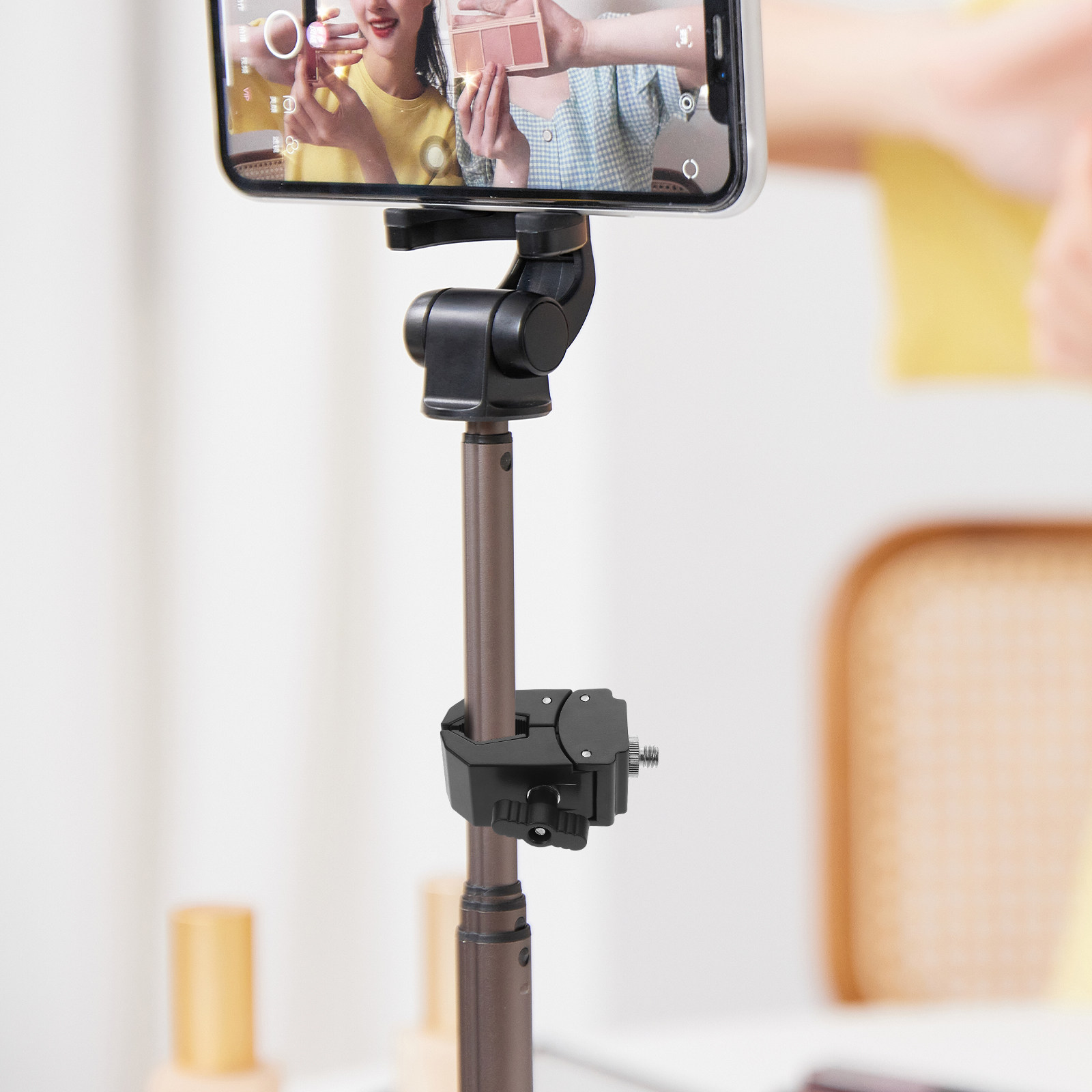 Supporto per Microfono Resiste - Desk Setup Studio recensione e prezzo