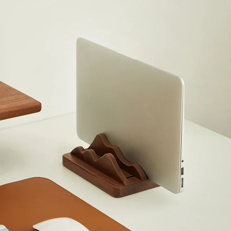 Supporto per Laptop in Legno P - Vertical Laptop Stand recensione e prezzo