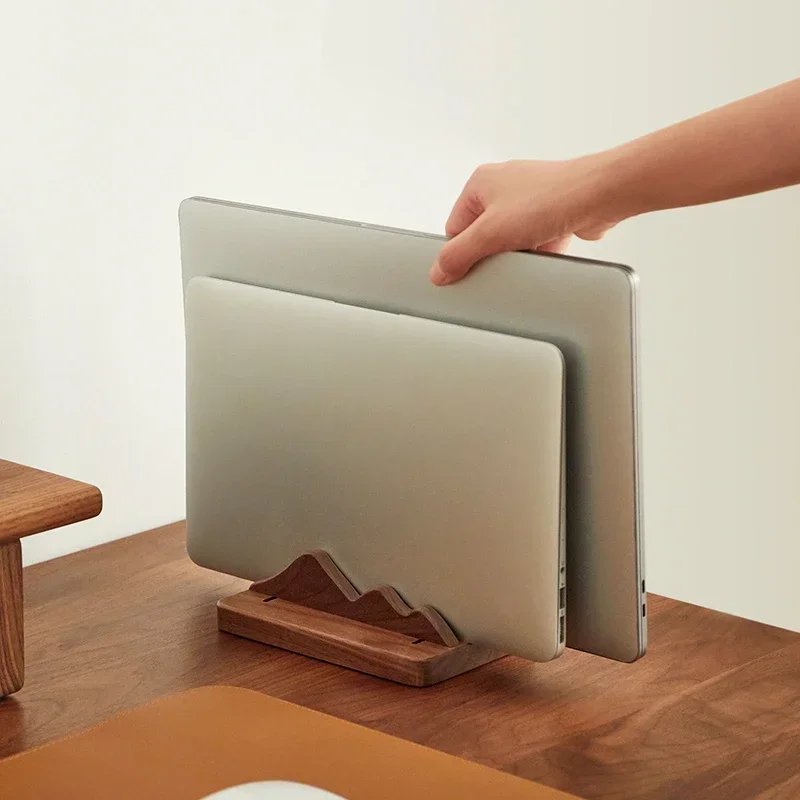 Supporto per Laptop in Legno P - Vertical Laptop Stand recensione e prezzo